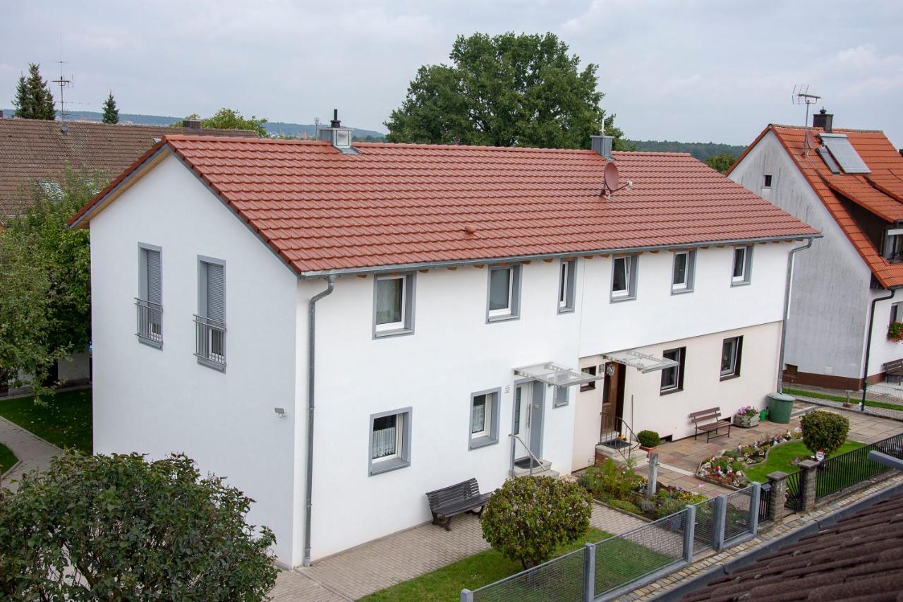 Appartment Vogel Ferienwohnungen Цирндорф Екстериор снимка